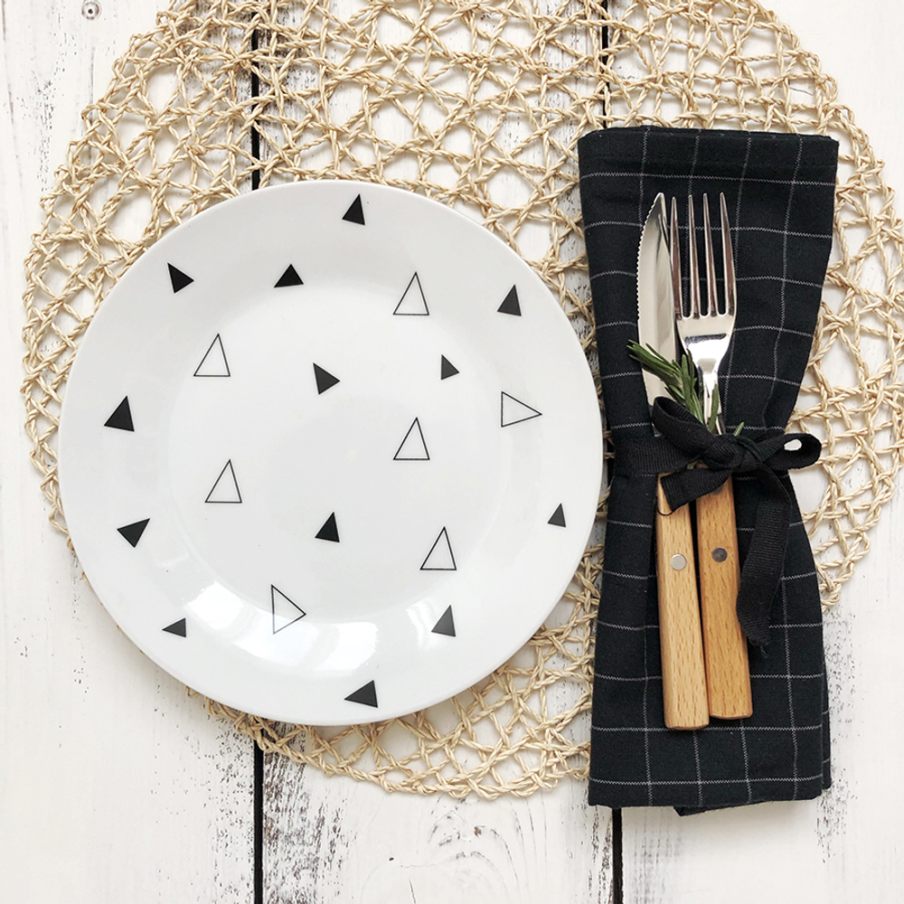 Тарелка «Треугольник» 20 см фарфор