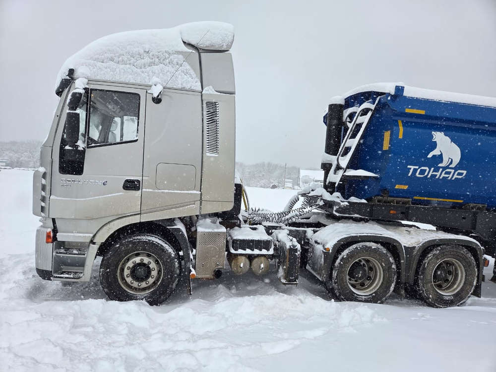 HONGYAN CQ* 6x4 Седельный тягач CQ4256HTVG334 (Дизельный, 8,7 л, 388 л.с., МТ)