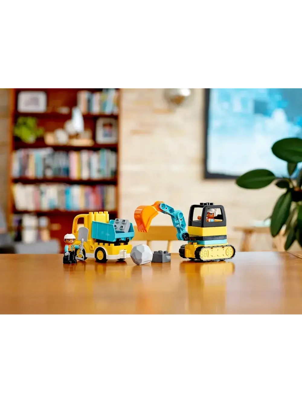 Конструктор лего DUPLO Town Грузовик и гусеничный экскаватор