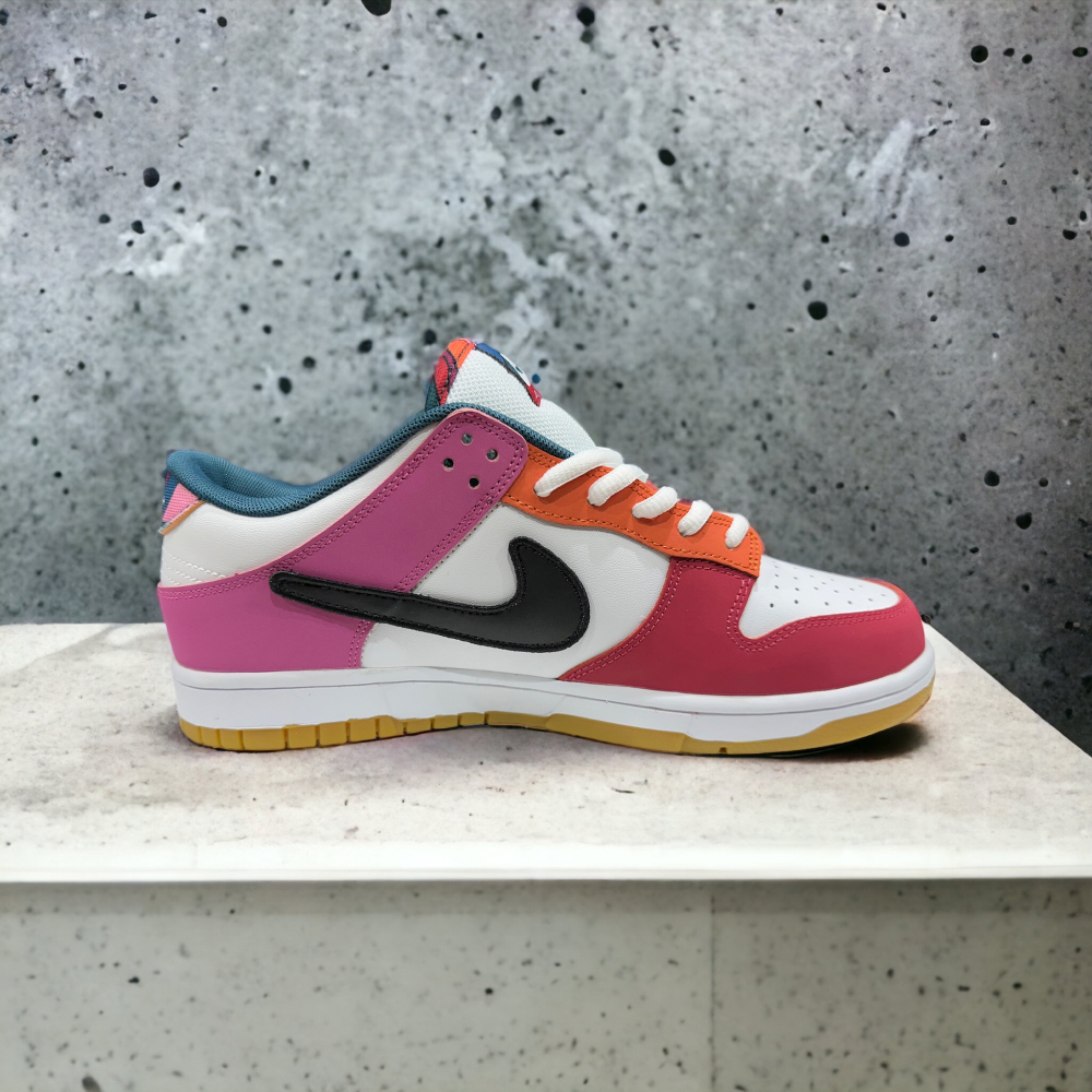 Nike SB Dunk Low • The Parra
