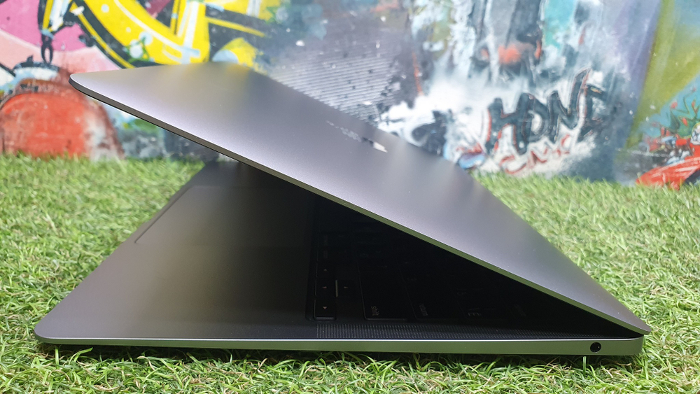 Apple MacBook Air A2337 Retina 13" 2020 M1/8Gb/MGN63LL/A