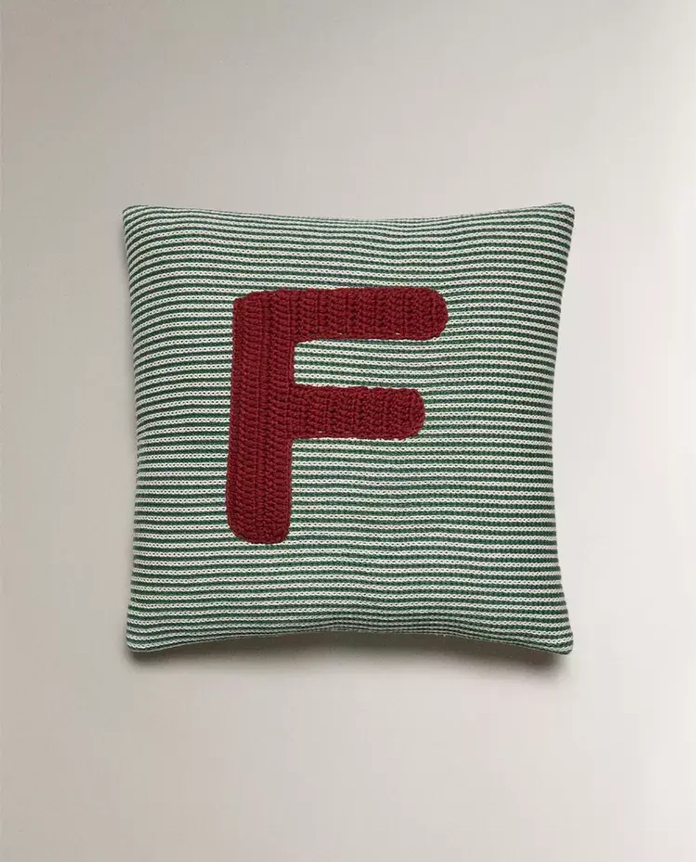 ZARA HOME ДЕТСКАЯ ПОДУШКА С ВЫШИВКОЙ В ВИДЕ БУКВЫ "F", ЗЕЛЕНЫЙ