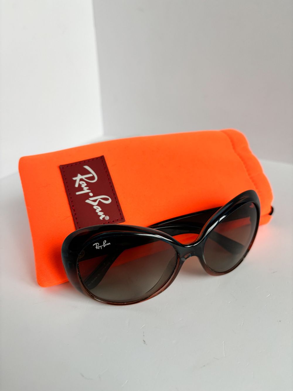 Солнцезащитные очки Ray-Ban