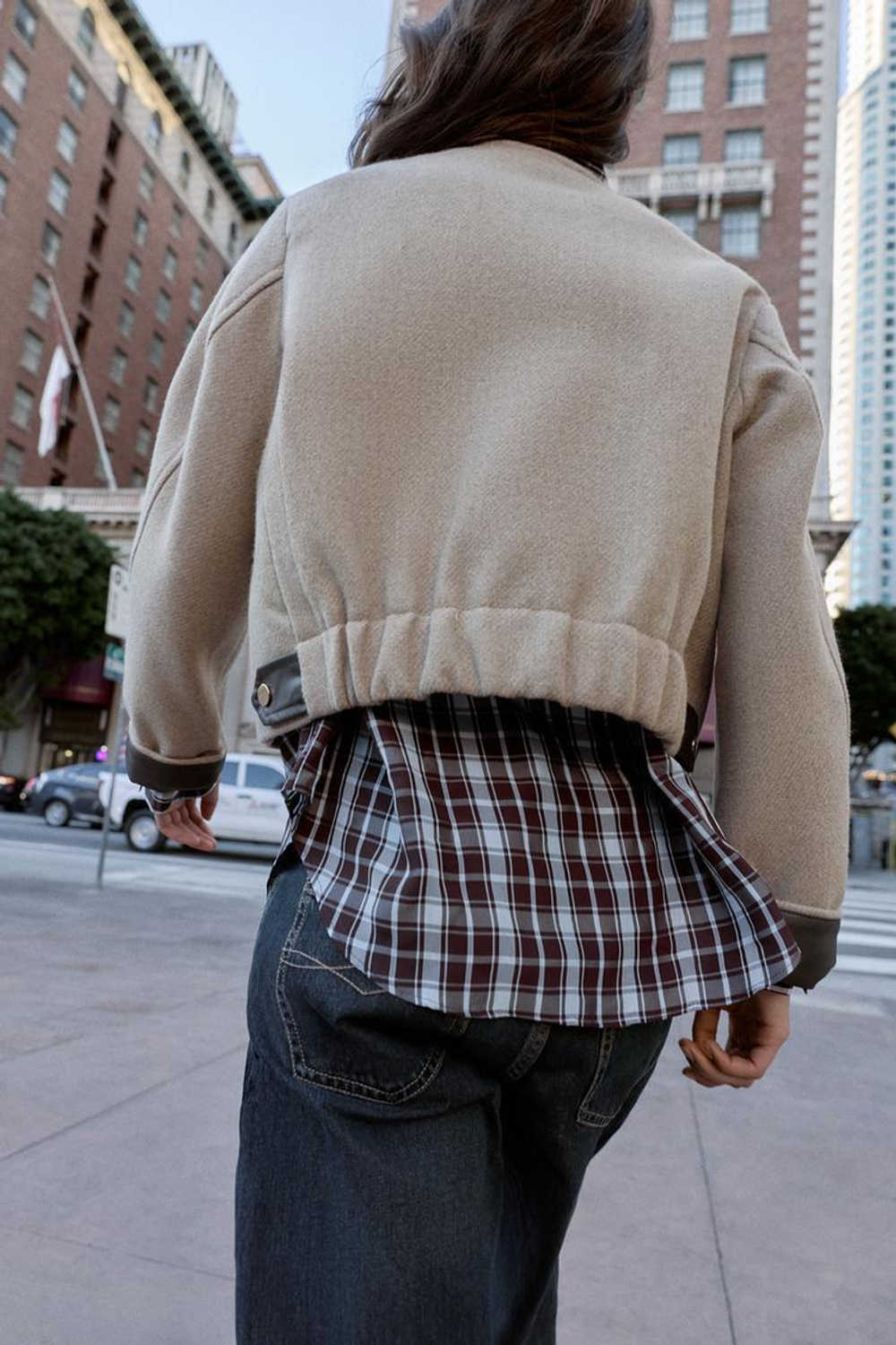 ZARA БОМБЕР С ОТДЕЛКОЙ ИЗ ИСКУССТВЕННОЙ КОЖИ, ПЕСОЧНЫЙ