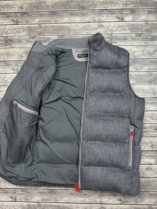 Пуховый жилет Kiton