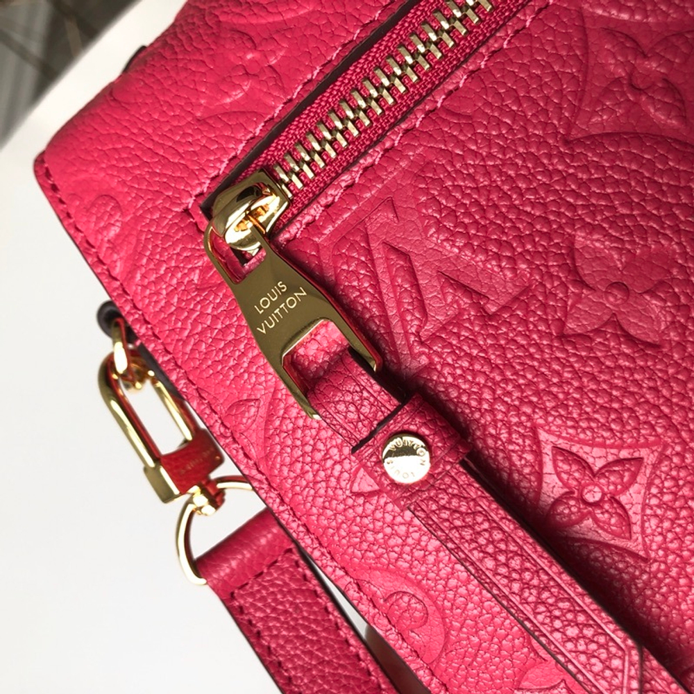 Louis Vuitton Pochette Metis