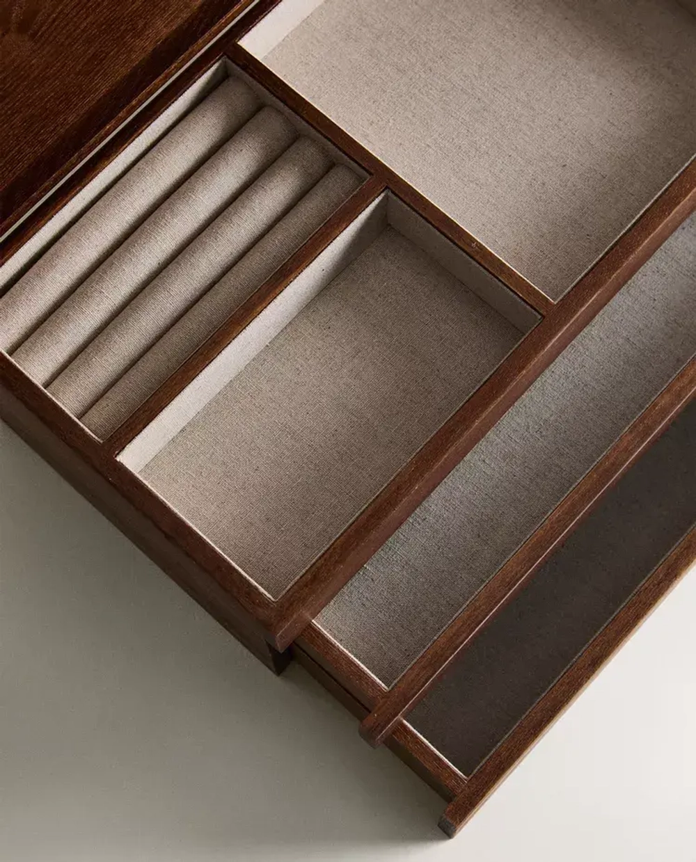 ZARA HOME БОЛЬШАЯ ДЕРЕВЯННАЯ ШКАТУЛКА ДЛЯ ДРАГОЦЕННОСТЕЙ, КОРИЧНЕВЫЙ