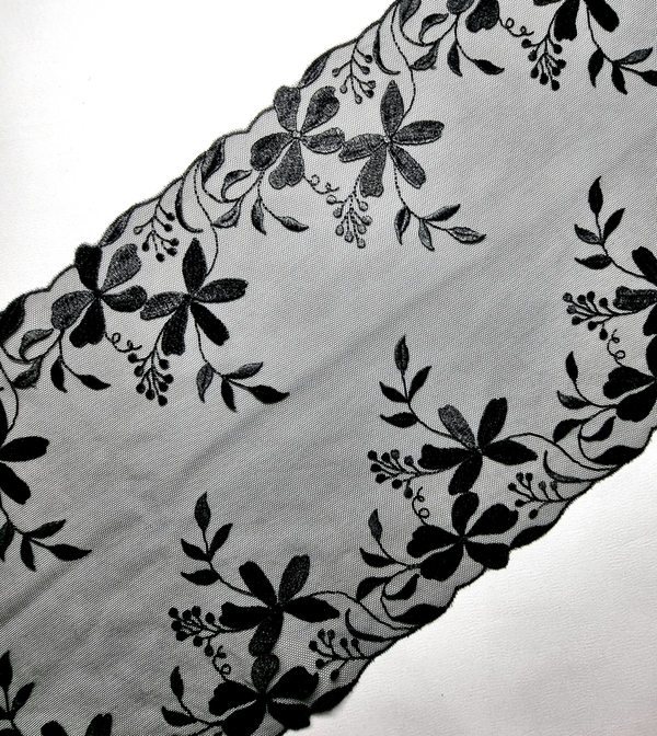 Вышивка на сетке чёрная К144