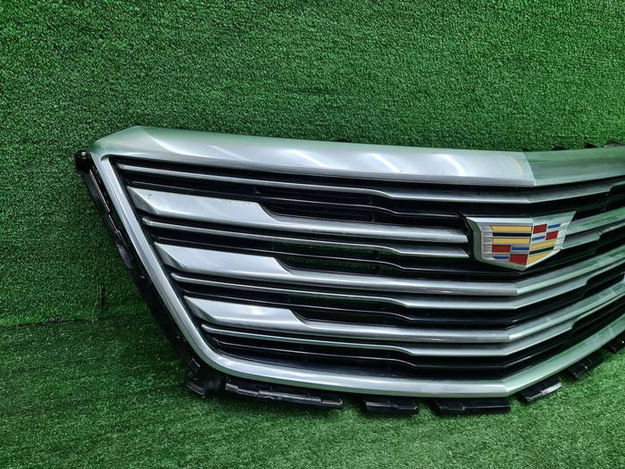 Решетка радиатора Cadillac XT5 (2016-2019)