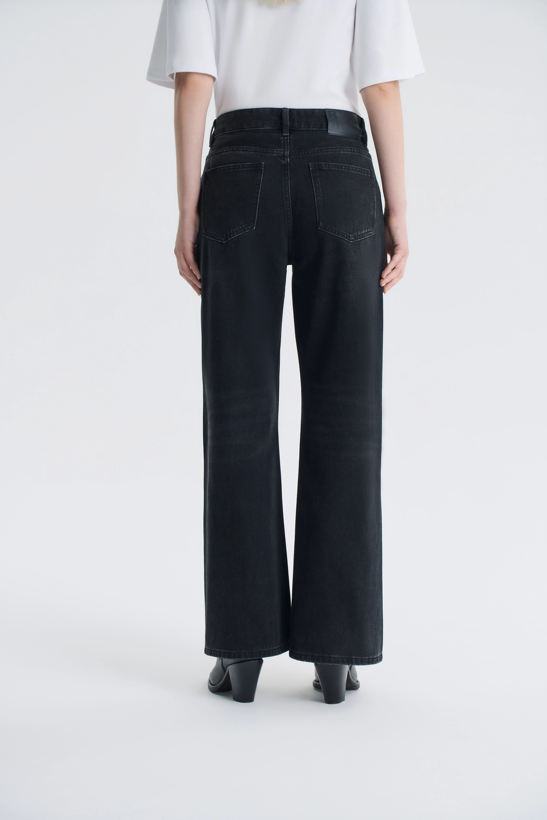 Джинсы прямые средней посадки