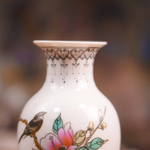 Пара фарфоровых ваз с росписью «Птицы и цветы»