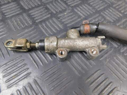 Цилиндр заднего тормоза Kawasaki ZZR 400 98 053027