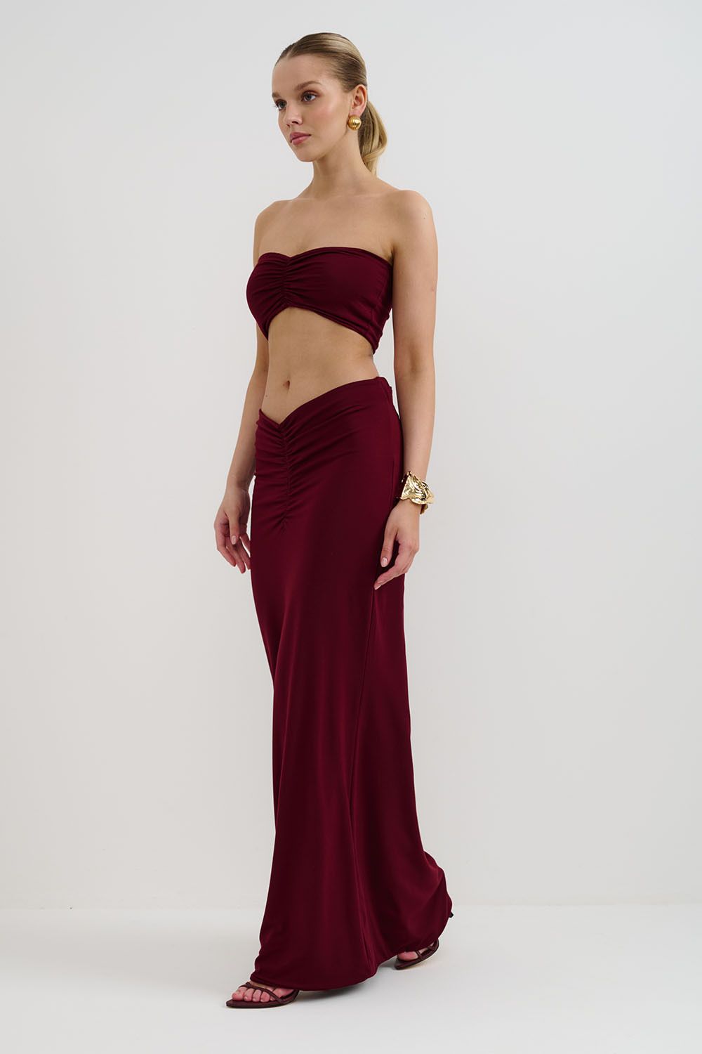 Юбка с драпировкой на бедрах из вискозы цвета бордо