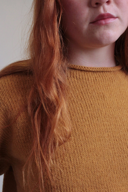 Укороченный свитер из шерсти оранжевый