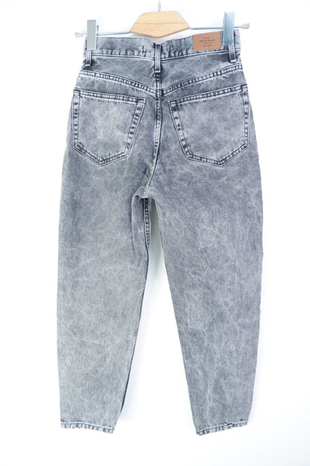 Джинсы Gloria Jeans актуального кроя и цвета 42 размер