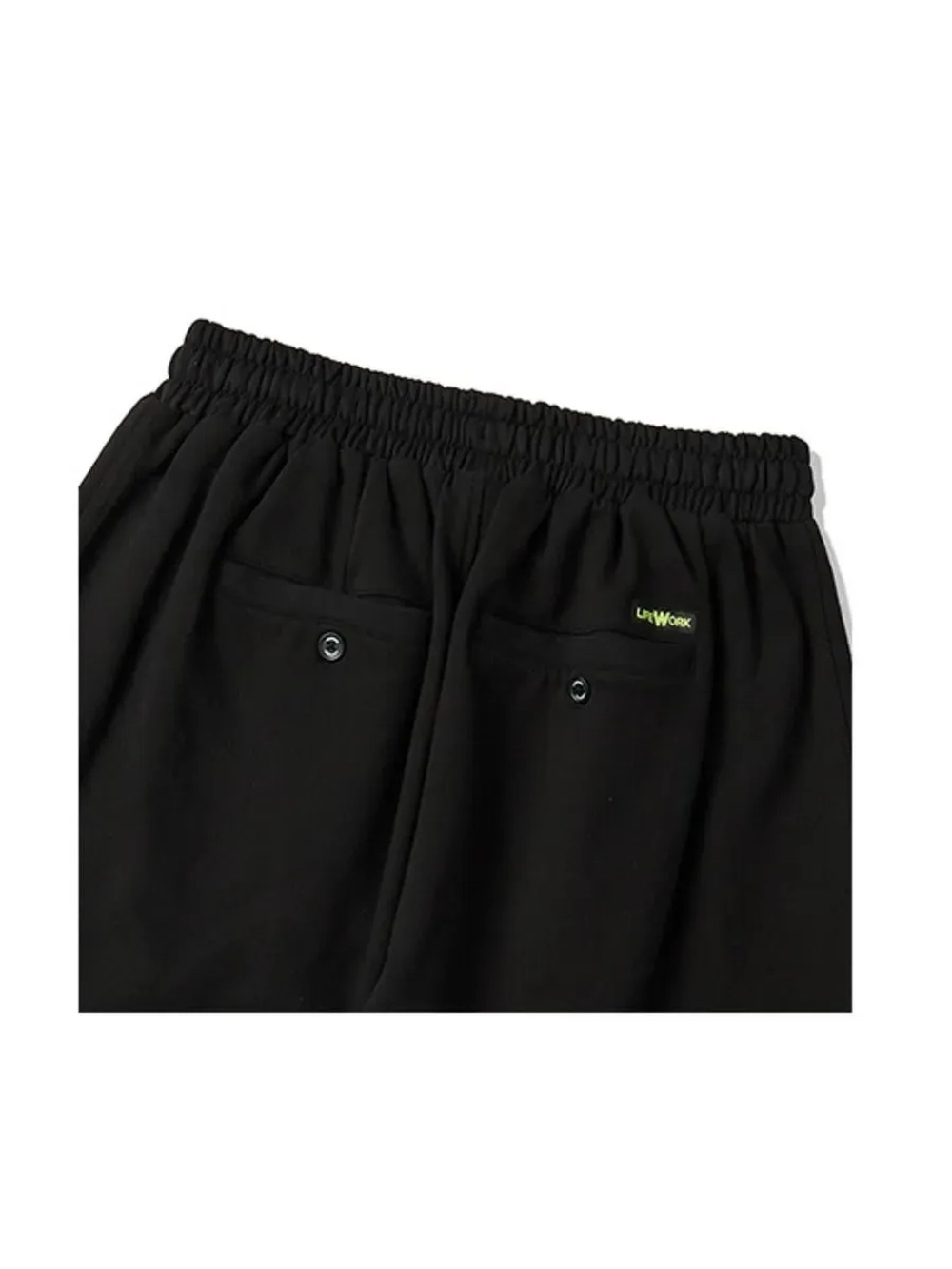 Шорты с высокий посадкой и неоновыми шнурками