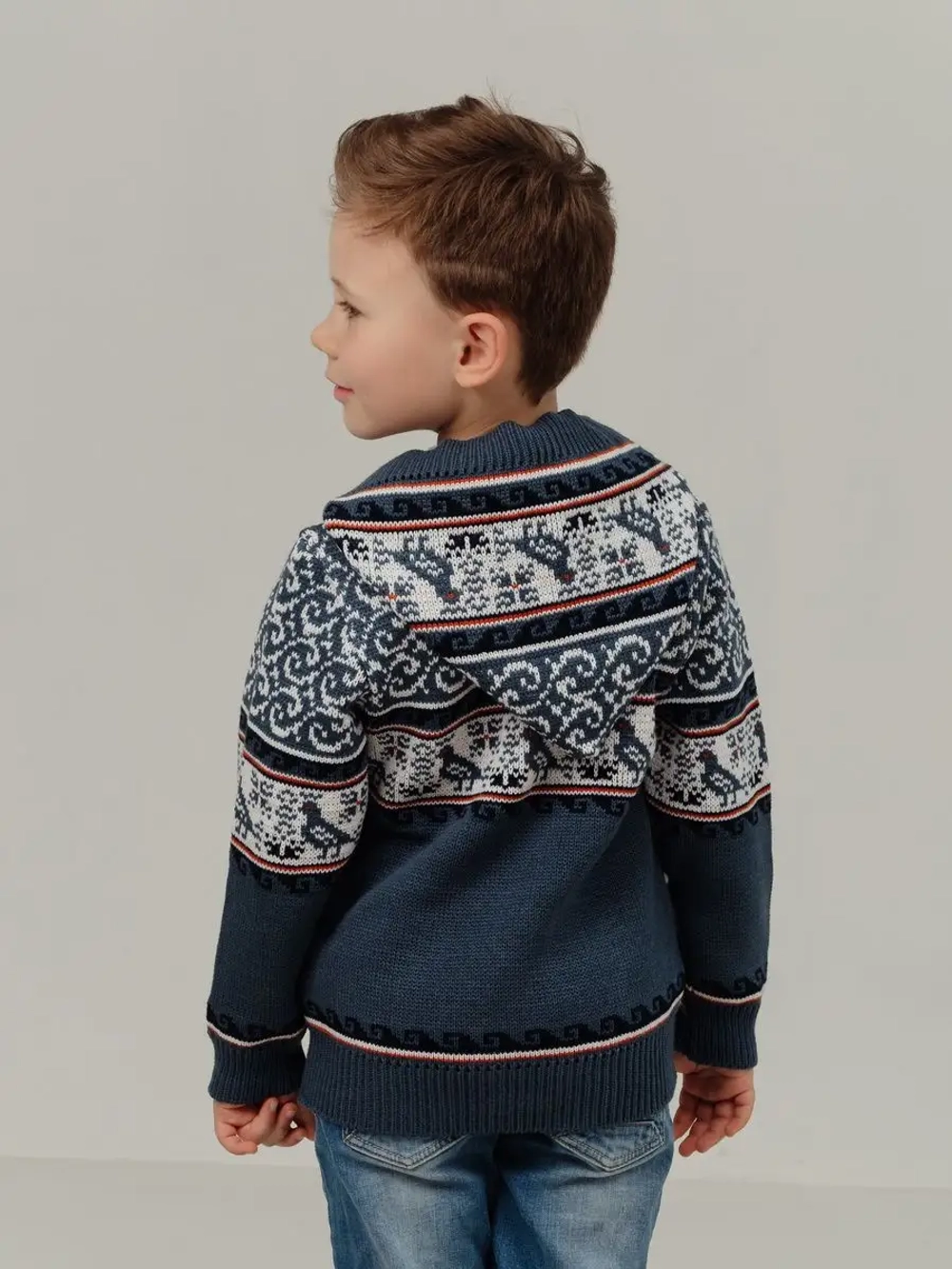 Кофта вязаная с капюшоном