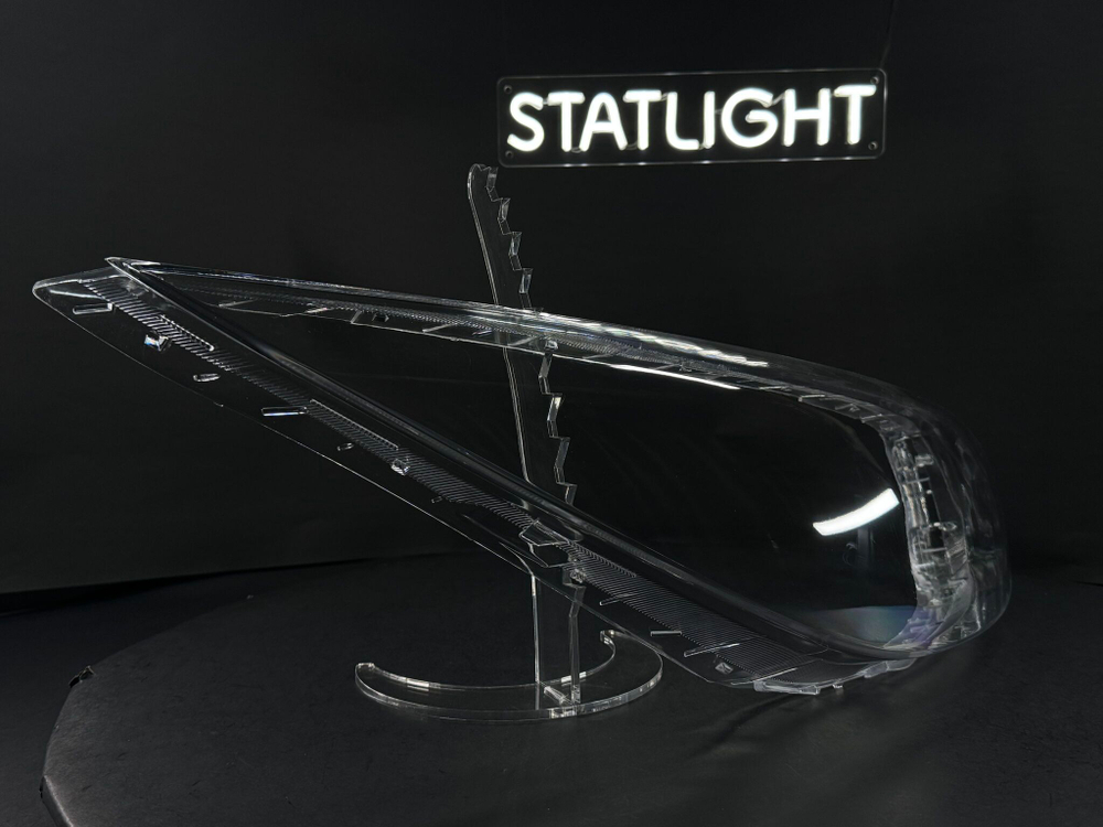 Правое стекло фары Hyundai Tucson 2 IX35 2009-2015