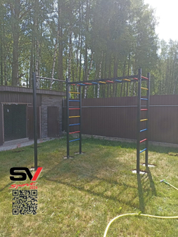 Монтаж уличной шведской стенки Sv Sport Рукоход (5 вертикальных столбов)