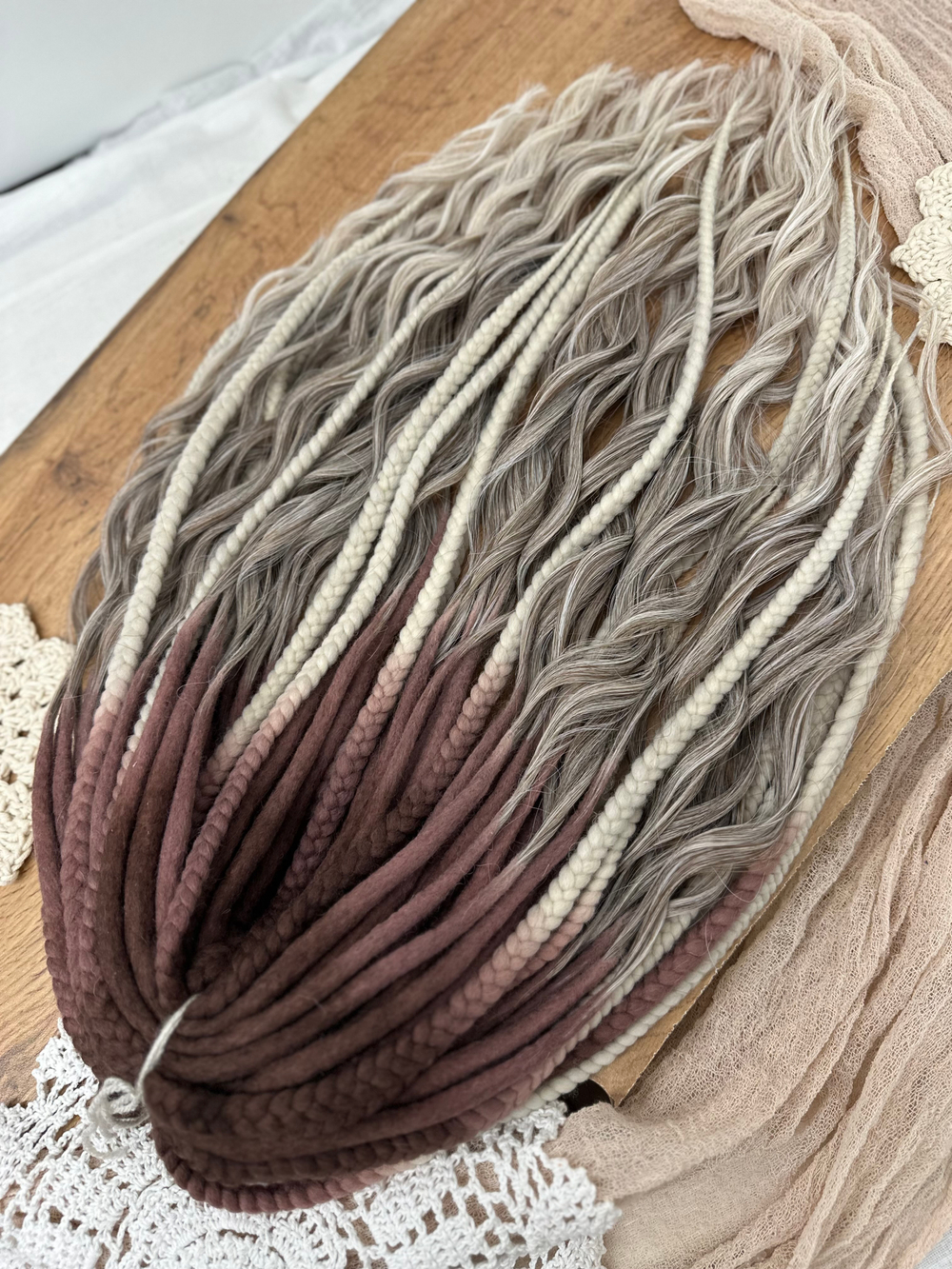 Косы из войлока и кудри с войлочным основанием