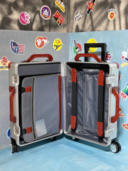 Дорожный чемодан Gucci