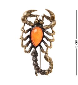 AM-2107 Брошь «Скорпион песочный» (латунь, янтарь)