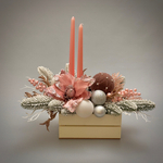 «Розовое волшебство» - новогодняя композиция со свечами