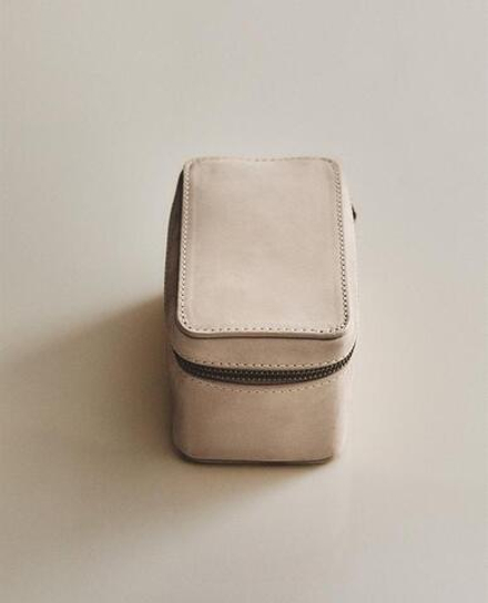 ZARA HOME МАЛЕНЬКАЯ КОЖАНАЯ ДОРОЖНАЯ КОСМЕТИЧКА ДЛЯ УКРАШЕНИЙ, ЭКРЮ