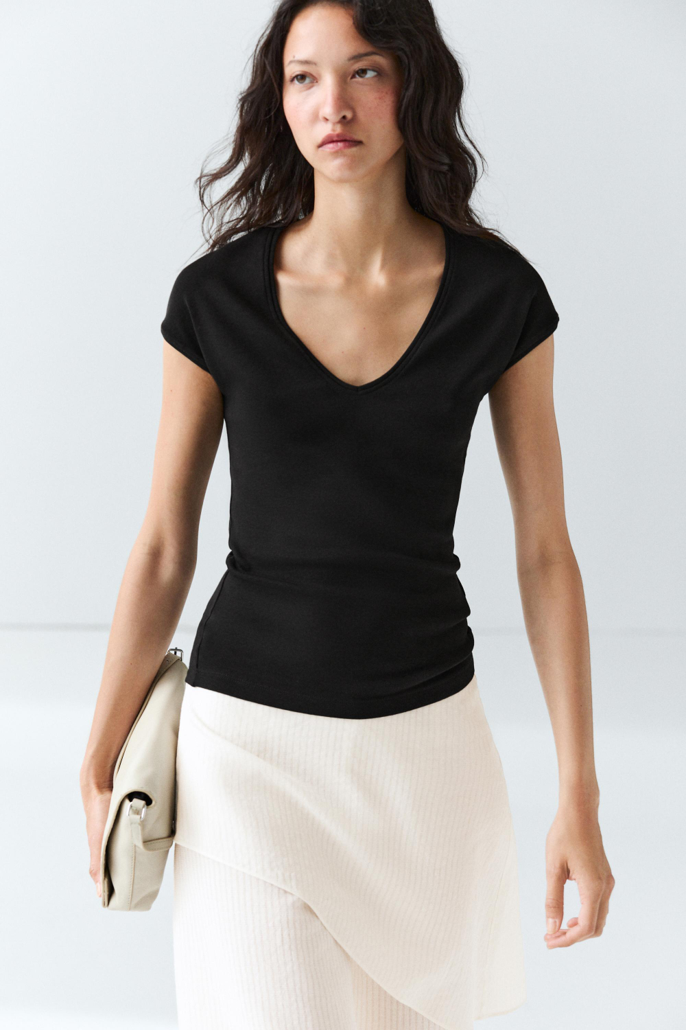 Massimo Dutti Футболка с V-образным вырезом, черный