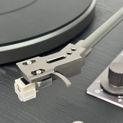 Проигрыватель винила Phaze Audio Adelle