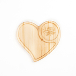 Деревянная менажница из кедра для подачи блюд и закусок с гравировкой "Listen to your heart"