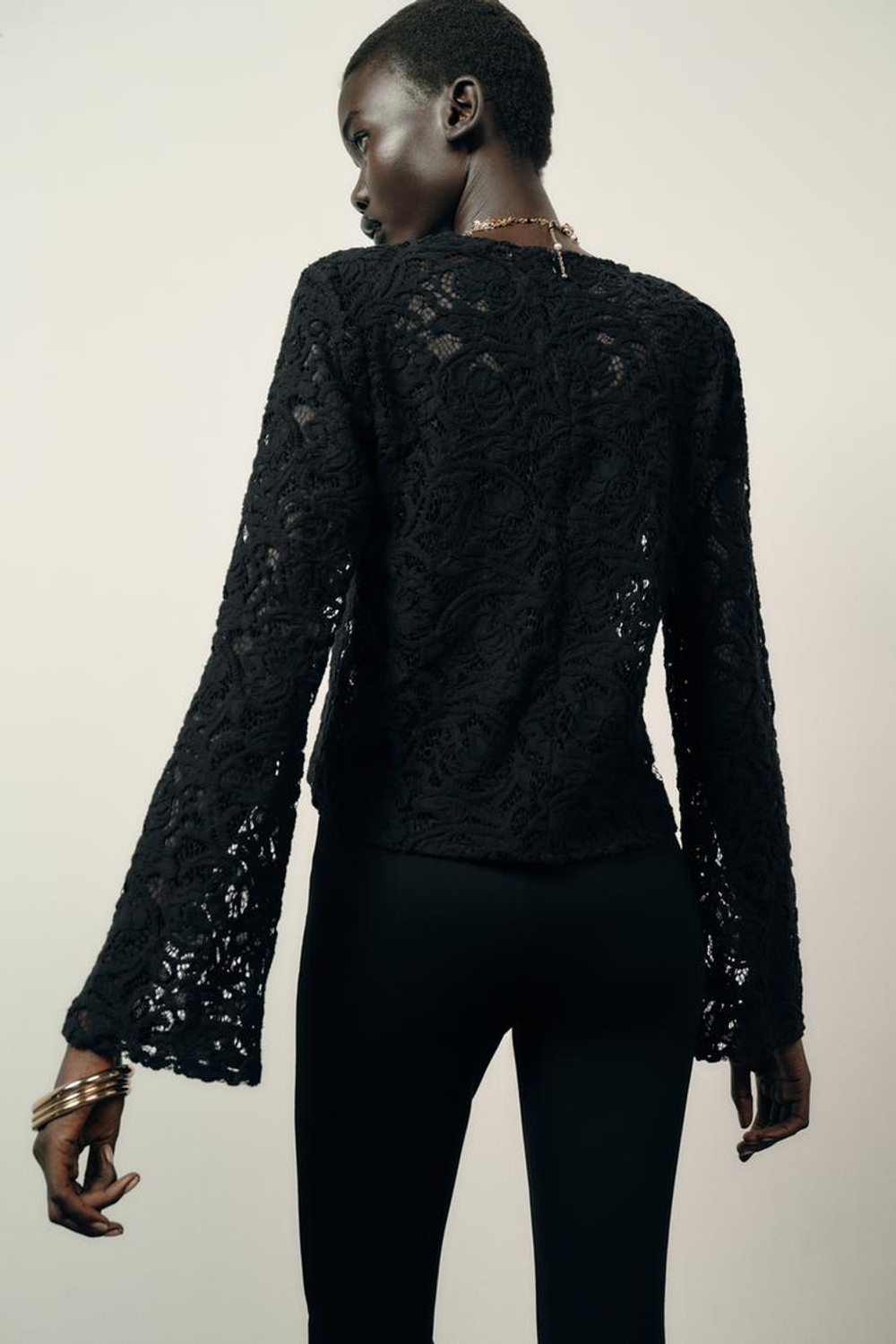ZARA КРУЖЕВНОЙ ТОП С ПОДПЛЕЧНИКАМИ, ЧЕРНЫЙ