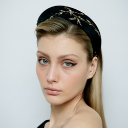 Кокошник с золотой вышивкой