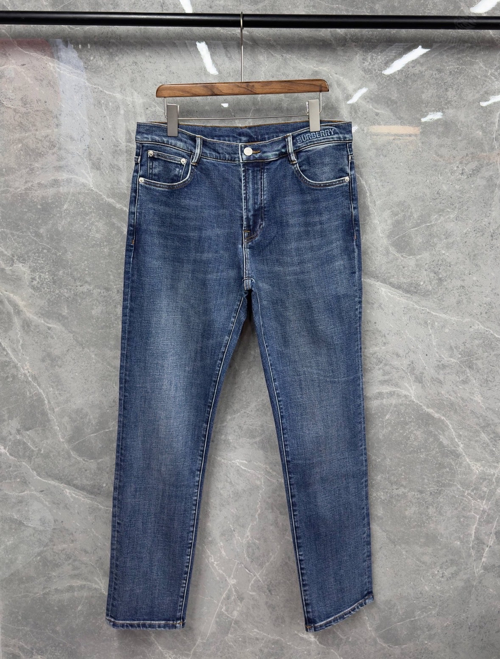 Джинсы Burberry