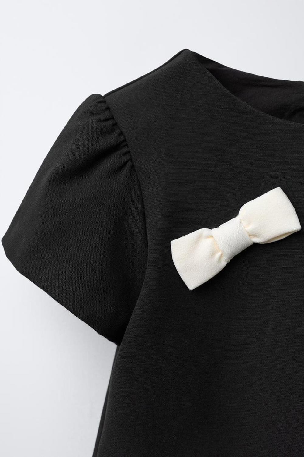 ZARA ПЛАТЬЕ С КОНТРАСТНЫМИ БАНТАМИ, ЧЕРНЫЙ