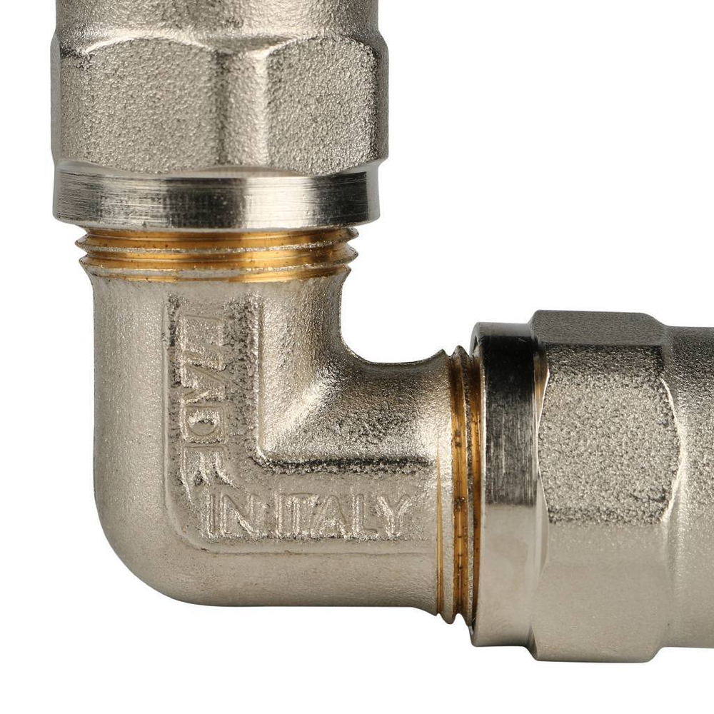 Угольник  90° 16х16