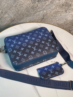 Сумка-мессенджер Louis Vuitton