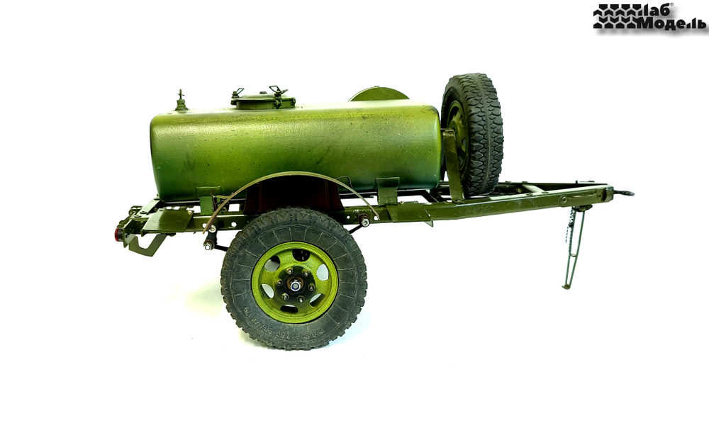 The tank trailer is single-axle. Scale 1/10