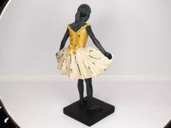 Девочка-статуэтка (23*17*38см) FT-48456