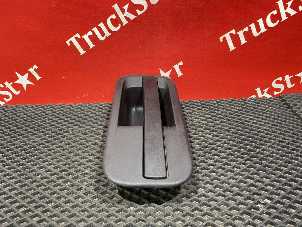 Ручка двери наружная правая 2020г