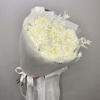 «Зефир» букет из хризантем и лимониума