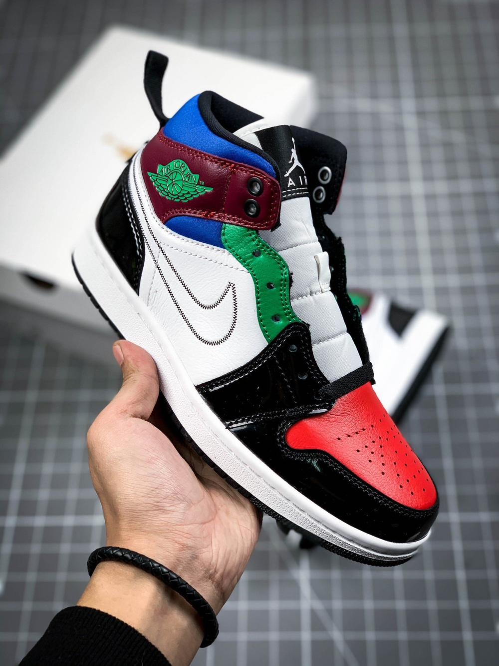 AIR JORDAN 1 MID SE BLACK/WHITE/MULTI-COLOR