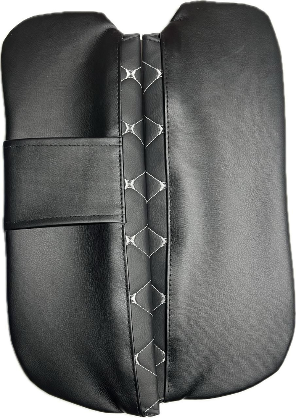 Чехлы на козырьки ВАЗ 2104, 2105, 2107 (белая нить Бабочка)