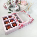 Коробка для 9 конфет с обечайкой с окном, Розовые пионы 13,8*13,8*3 см