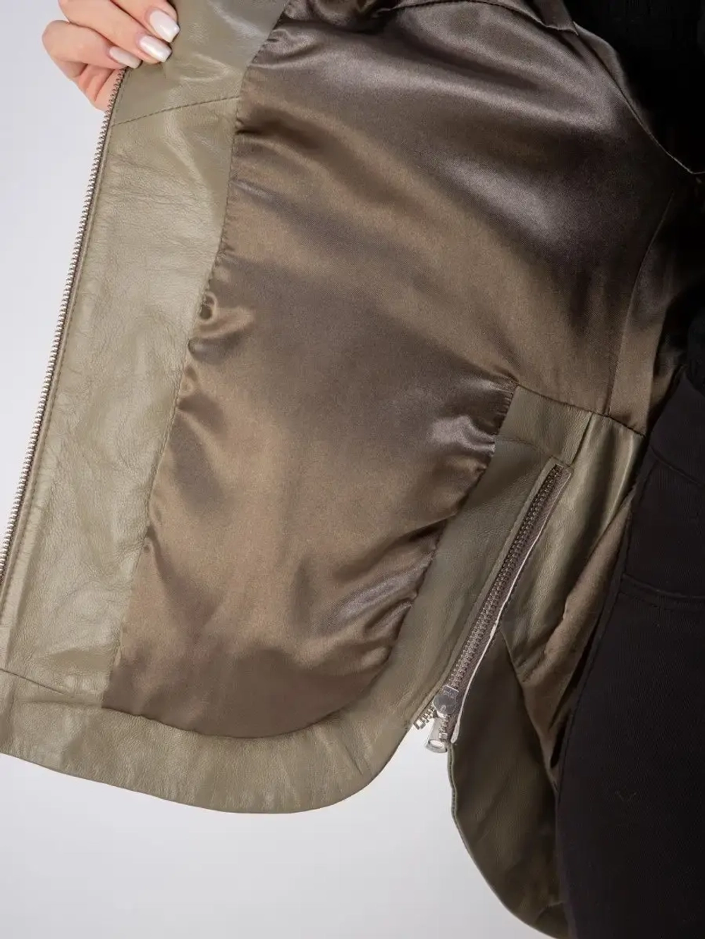 Куртка кожаная натуральная оверсайз с капюшоном