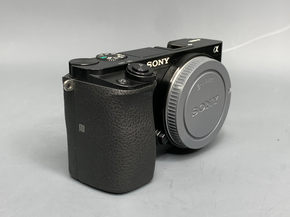 Sony A6000 22.800 кадров