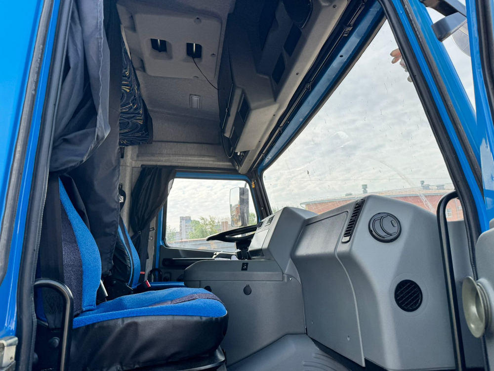 МАЗ 6430 6x4 Седельный тягач 643028-570-012 (Дизельный, 11,6 л, 423 л.с., МТ)