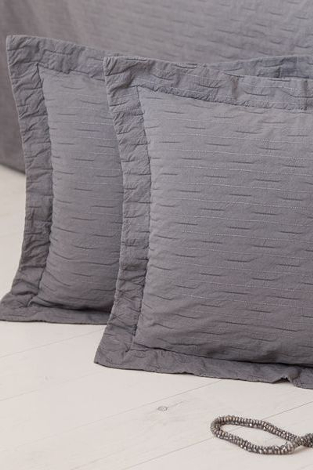 Наволочка декоративная 47х47 Luxberry Silver Rain серый Португалия