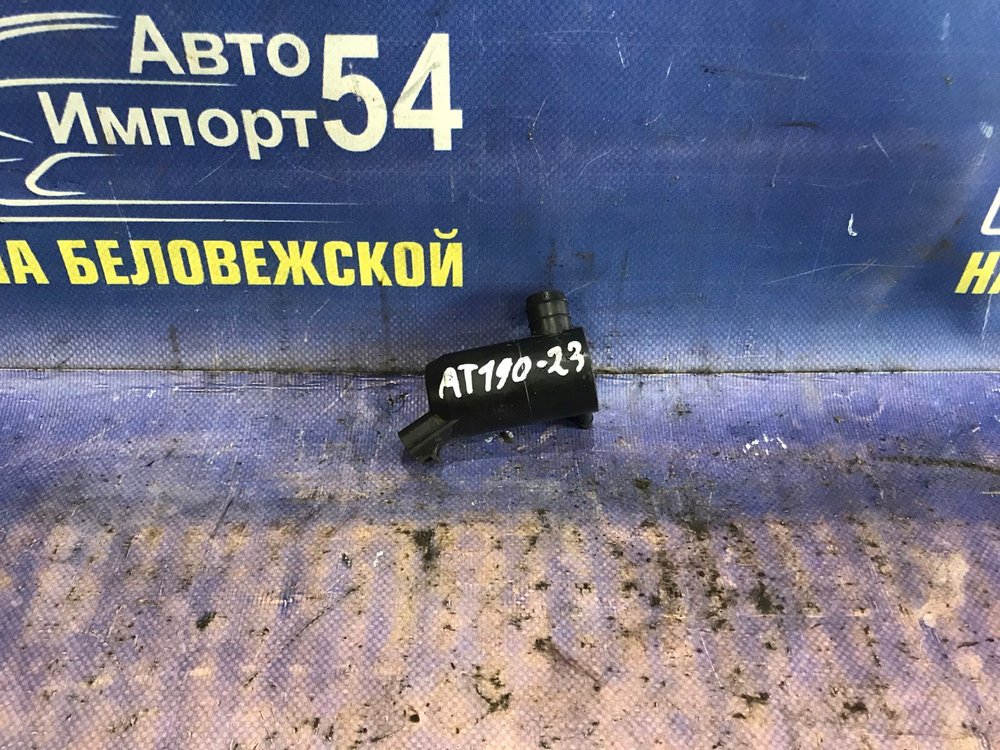 Моторчик бачка омывателя TOYOTA CARINA E 1997