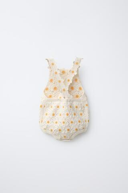 ZARA КОМБИНЕЗОН РОМАШКИ КРЮЧКОМ ГЛАДКИЙ, ЭКРЮ